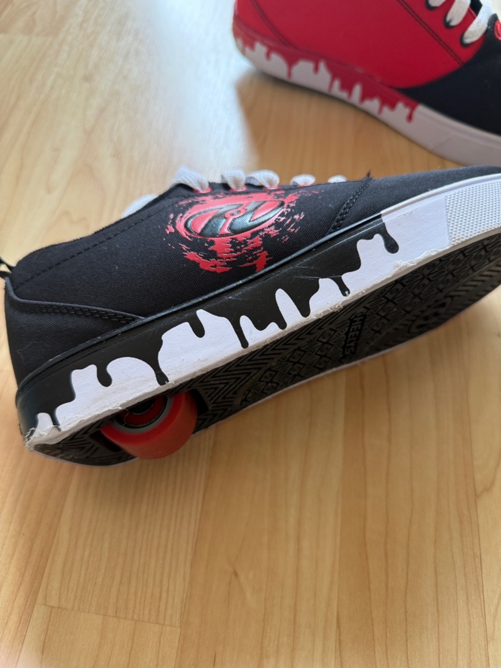 Heelys - Picture 2 of 4